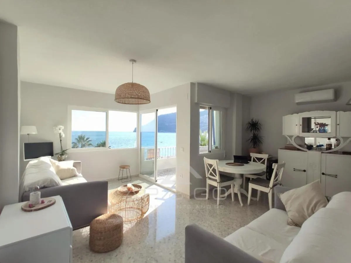 Quiet Beachfront Apartment La Herradura