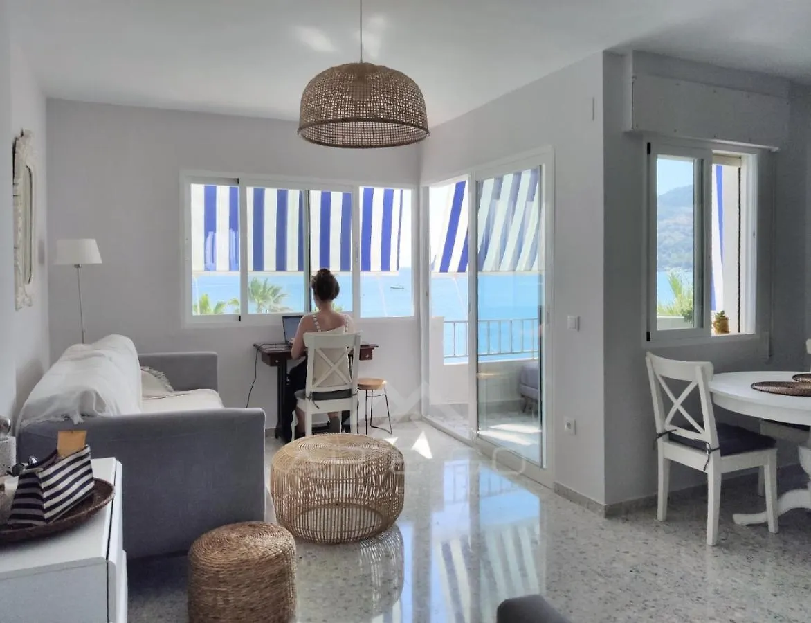 Quiet Beachfront Apartment La Herradura   La Herradura (Granada)
