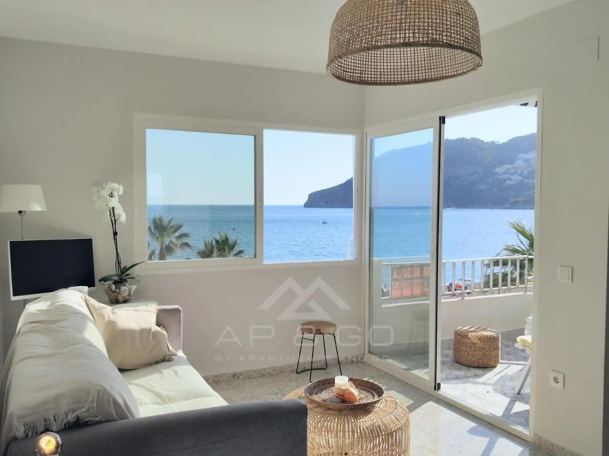 Quiet Beachfront Apartment La Herradura